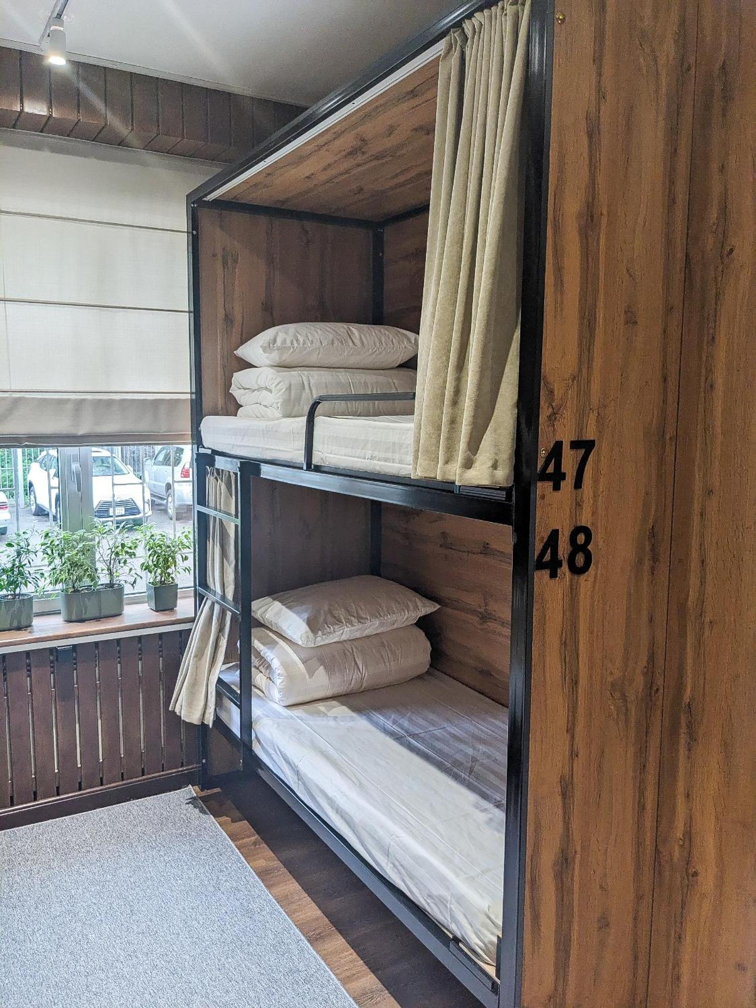 בישקק Aiva Hostel מראה חיצוני תמונה